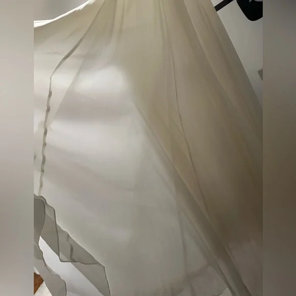 Elegant Cream Lace Wedding Dress - Picture 6 of 14